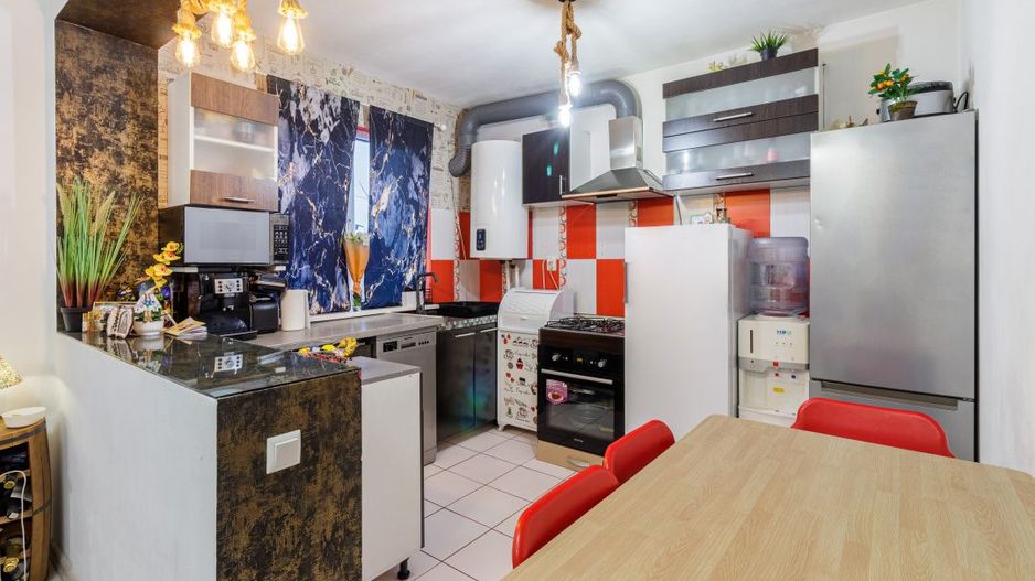 Casa 3 camere Dragomiresti strada principala - Poză 2