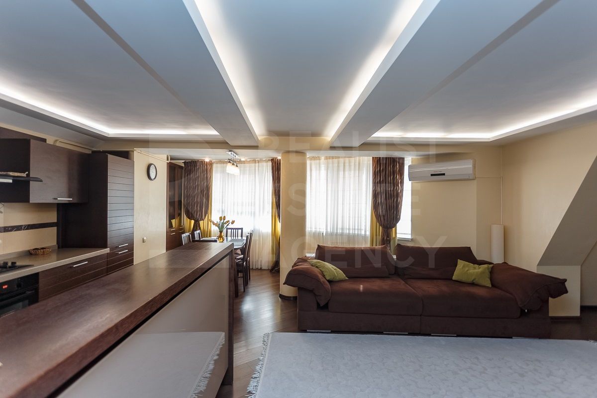 Chirie, apartament, 2 nivele, 4 camere, str. Onisifor Ghibu, Buiucani - Poză 1