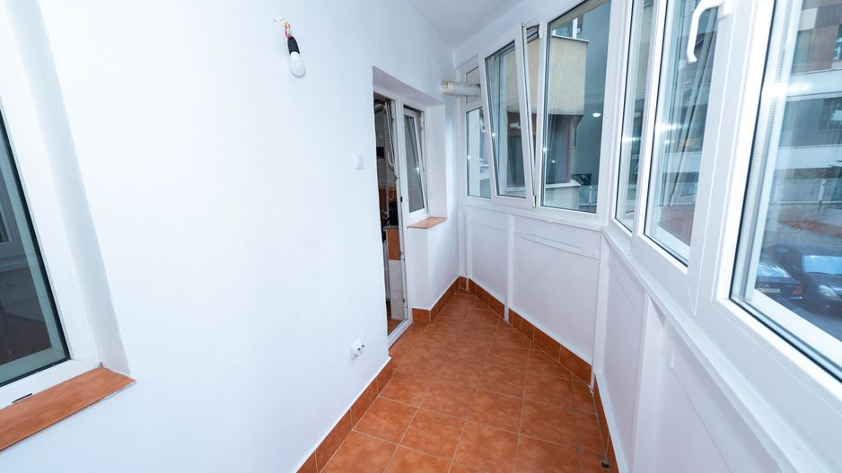 Apartament 3 camere decomandat, 88 mp, an 1982, Piata 1 Mai, Victoriei - Poză 8