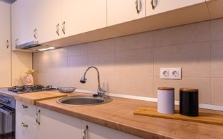 Cartier URBAN, lângă Mall Coresi, apartament 2 camere, mobilat, 550 euro - Poză 16