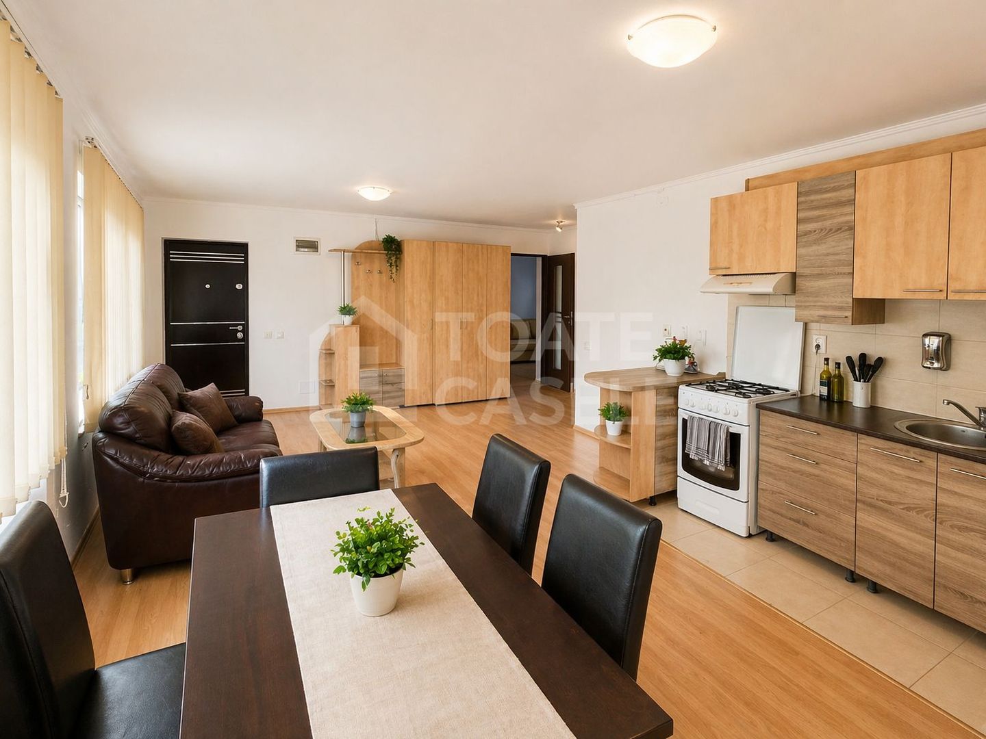 Apartament cu 3 camere, zona Grand Hotel, Buna Ziua - Poză 2