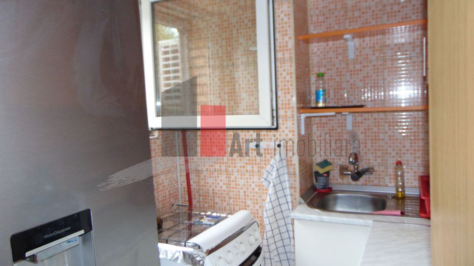 Apartament cu o camera, garsoniera Titan metrou - Poză 8