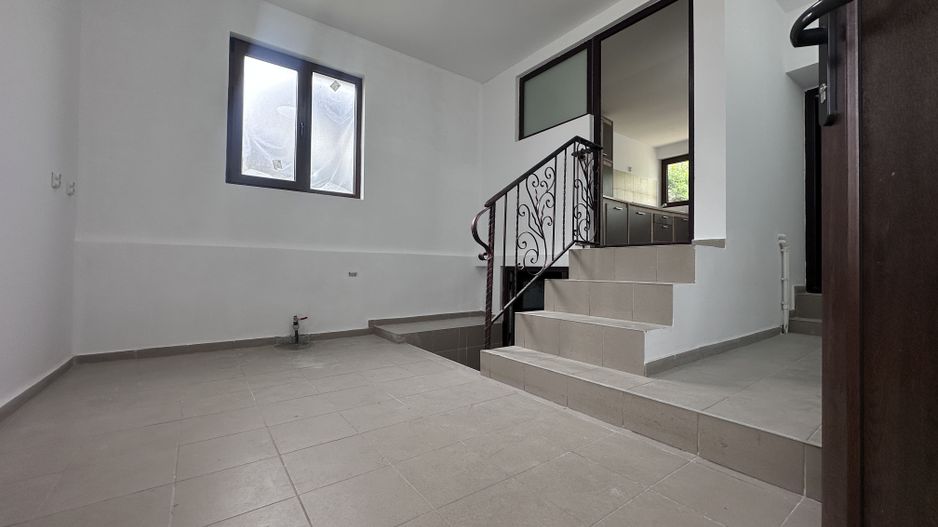 Între dealuri, viță de vie și liniște deplină! Vanzare casa in Prahova - Poză 18