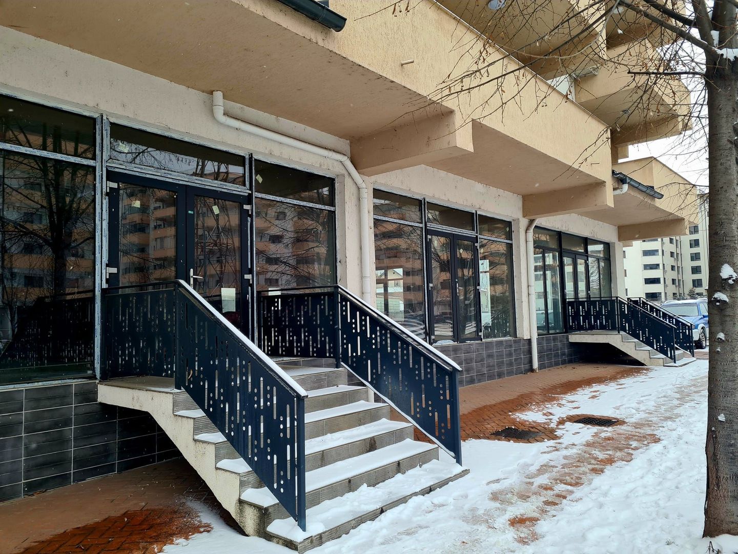 Spatii de vanzare / Dem Radulescu - Poză 4