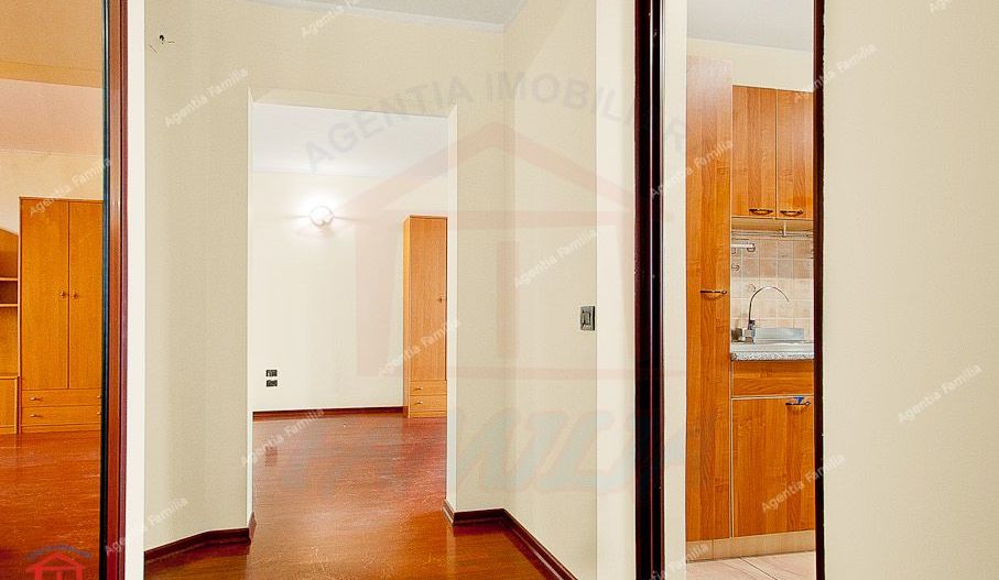 Apartament 3 camere dec in Galati Micro 21 vedere la Dunare langa turn - Poză 10