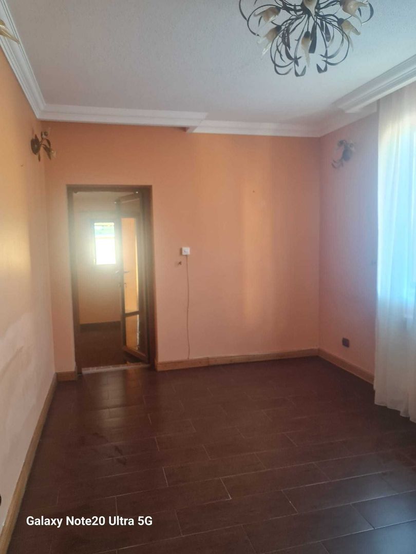 BRASADAS vinde casă 4 cam 3.15 ari zona L Blaga. - Poză 5