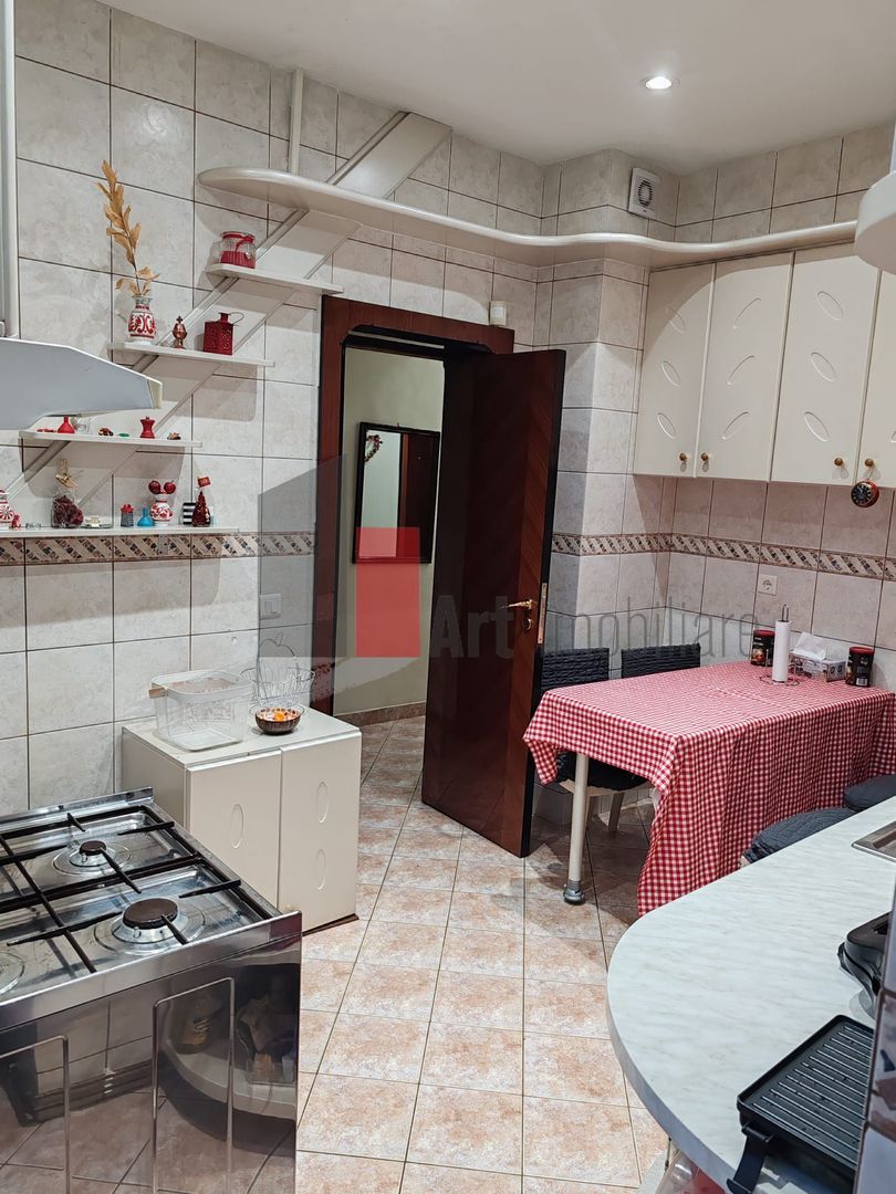 Apartament 4 camere cu centrală - Vasile Lascar - Poză 15
