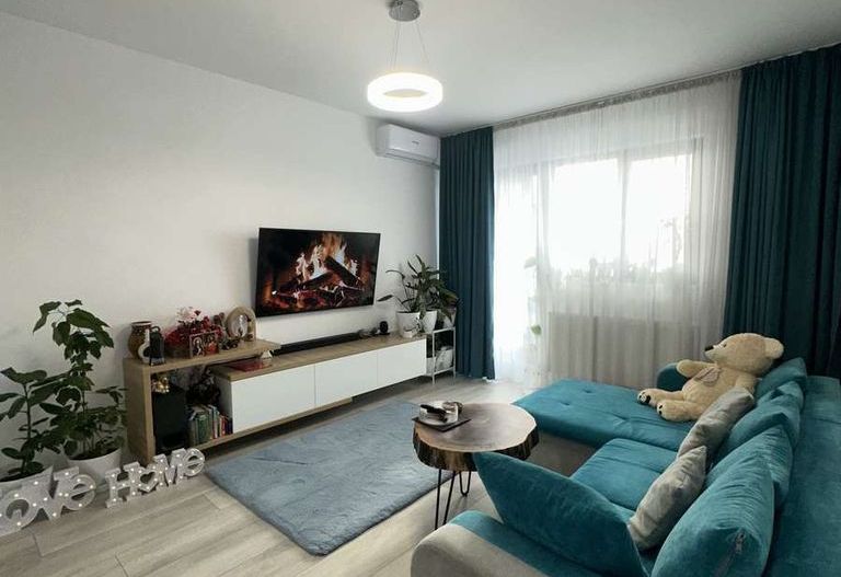 Apartament 2 camere de închiriat, metrou Pacii, decomandat, etaj 1 - Poză 1