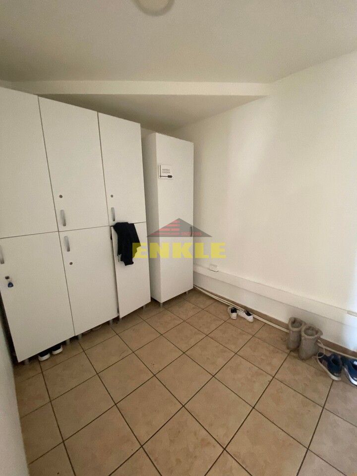 Spatiu comercial , suprafata de 137 mp,zona Grivita,pret 2200 euro neg - Poză 4