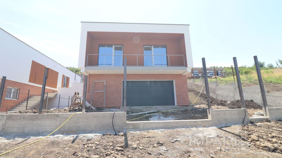 Casa individuala semifinisata, teren 600 mp, Chinteni! - Poză 1