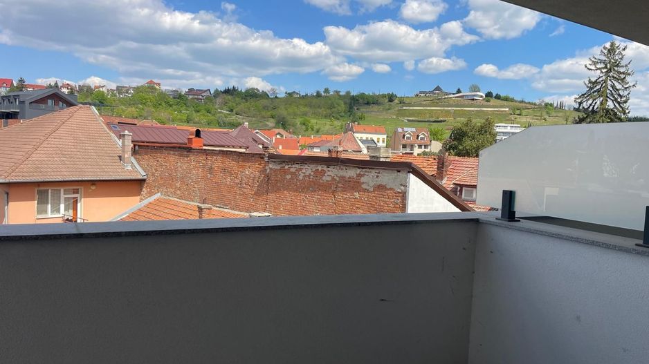 Oază urbană lângă Parcul Brătianu–apartament modern cu terasă spațiosa - Poză 1