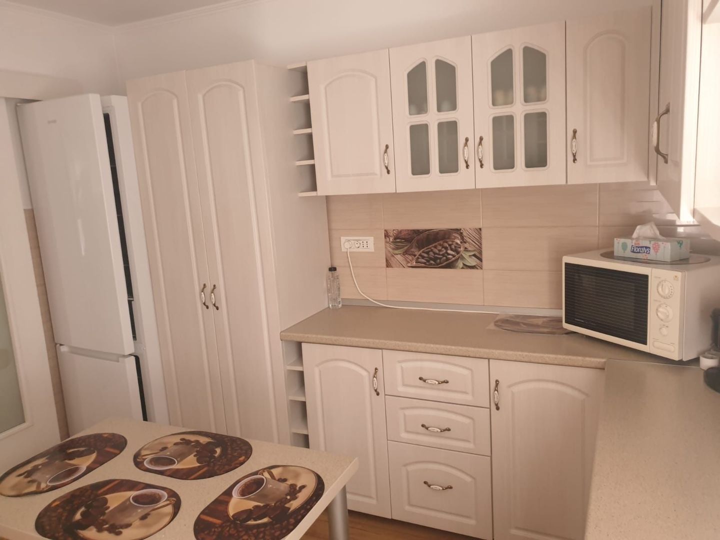 De vanzare apartament, spatios, mobilat | 4 camere | Mall Vitan - Poză 2