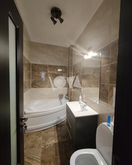 De vânzare - vilă 12 cam - D+P+1E+M - Piata Muncii - Calarasilor - Poză 12