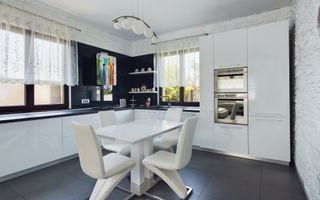 Vilă modernă cu 5 camere Curtici - Poză 3