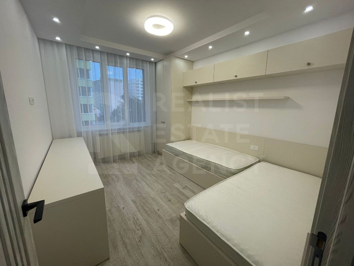 Chirie, apartament, 3 camere, strada Calea Ieşilor, Sculeni - Poză 7