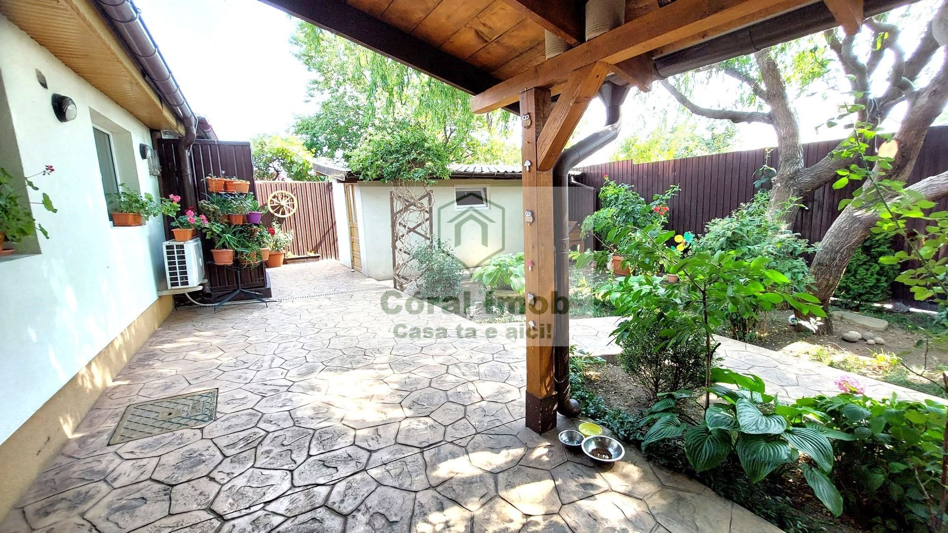 Casa de vanzare,curte individuala, centrala, in Andronache, Gherghitei - Poză 3