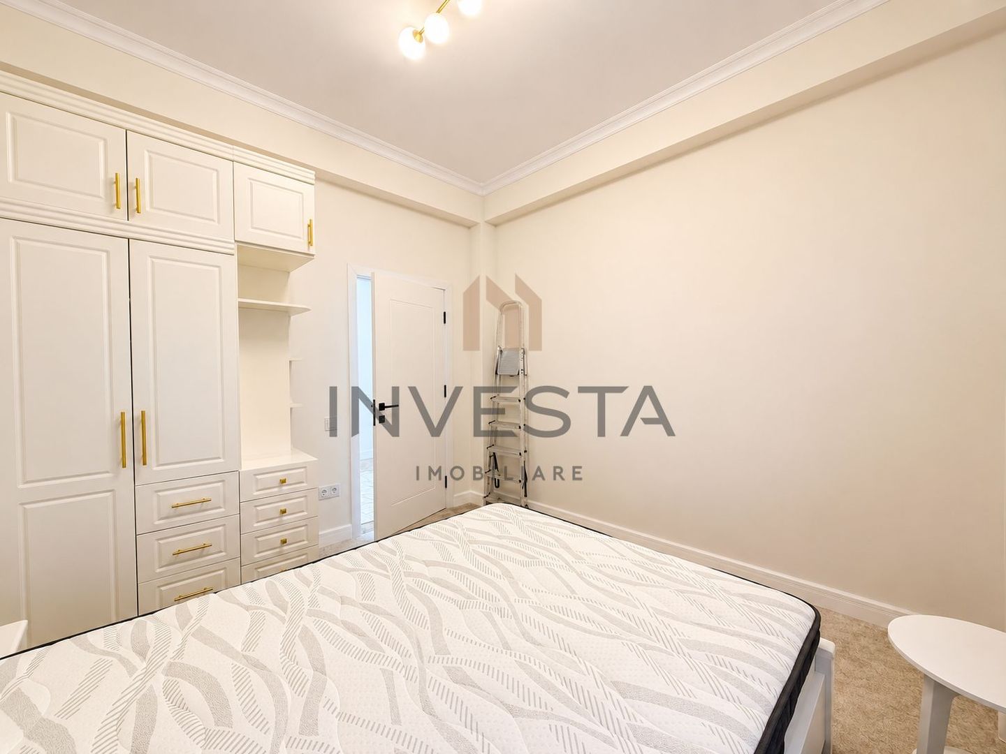 Apartament cu 3 camere si parcare de inchiriat in zona Andrei Muresanu - Poză 8