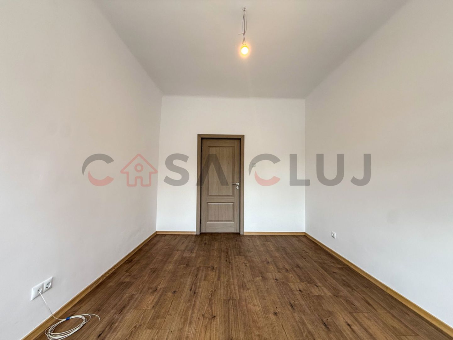 3 camere, finisat modern, etaj 1, central - Poză 3