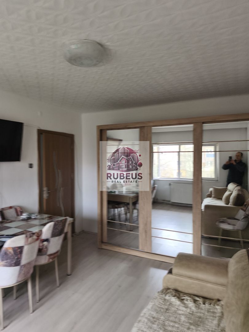 Mic la întreținere, bun la randament: apartament în Orșova - Poză 1