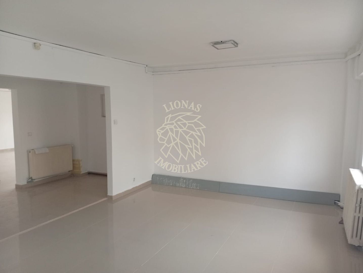 Spatiu comercial 80 mp-ideal farmacie, cabinet, banca-Zona A. Muresanu - Poză 1