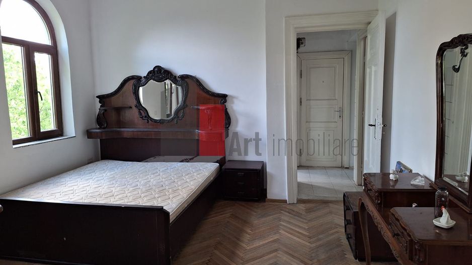 Apartamentul "KORTER" , et. 2 in vila, SINGUR PE ETAJ - Poză 4