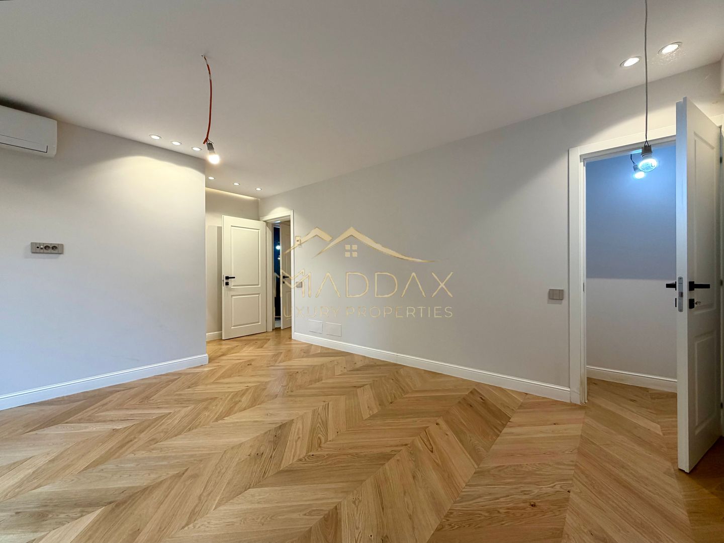 Duplex 4 camere cu gradina //  200 mp + curte 150mp // Straulesti - Poză 19