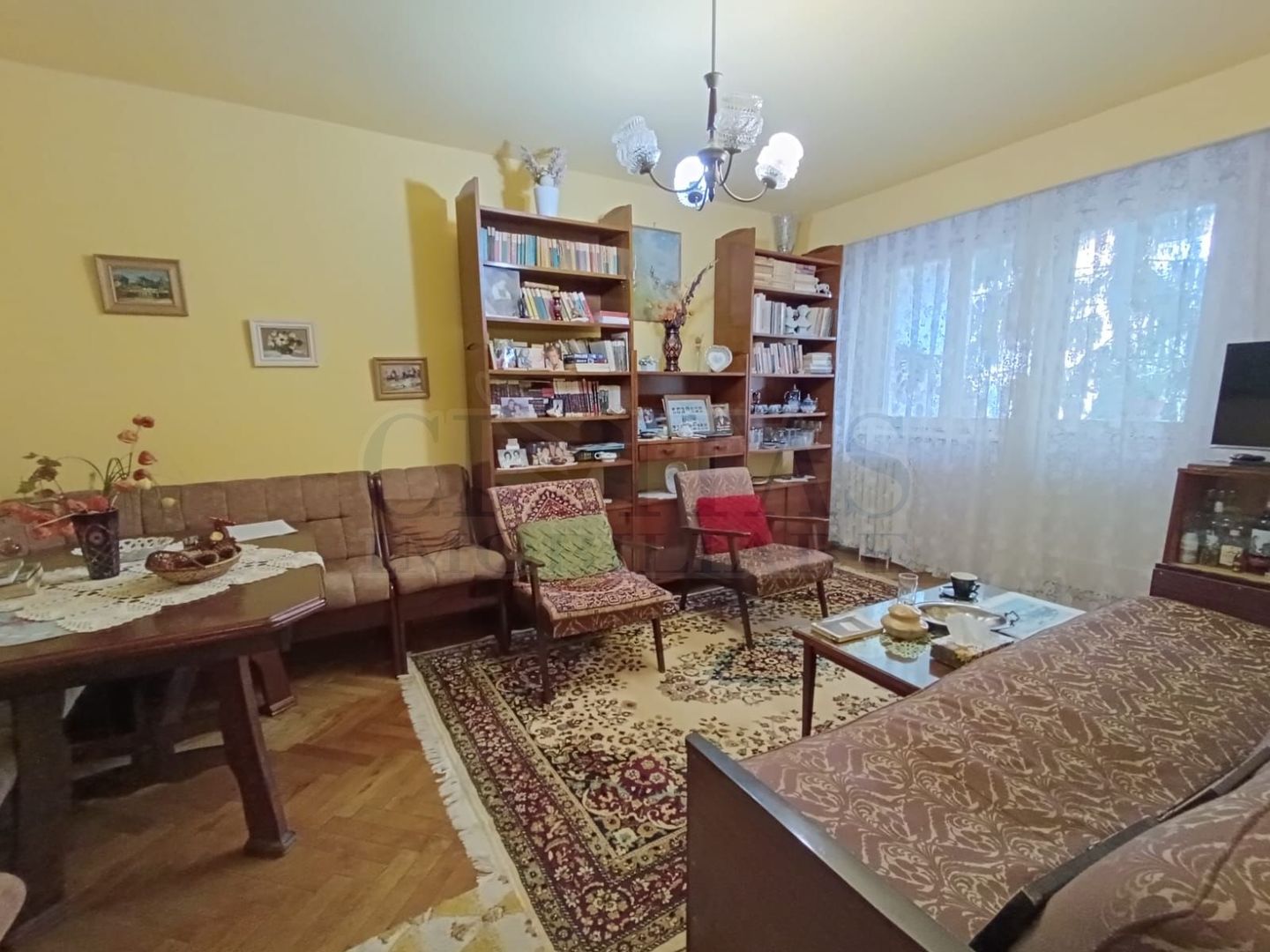 Vanzare 2 camere, decomandat, aproape de BIG, 2 balcoane - Poză 2