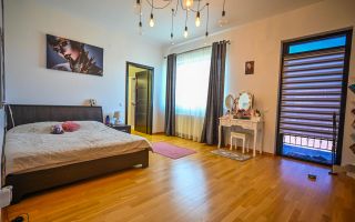 Somptuozitate in stil modern, 2 garaje, 3 terase, totul pe 1.000 mp teren - Poză 10