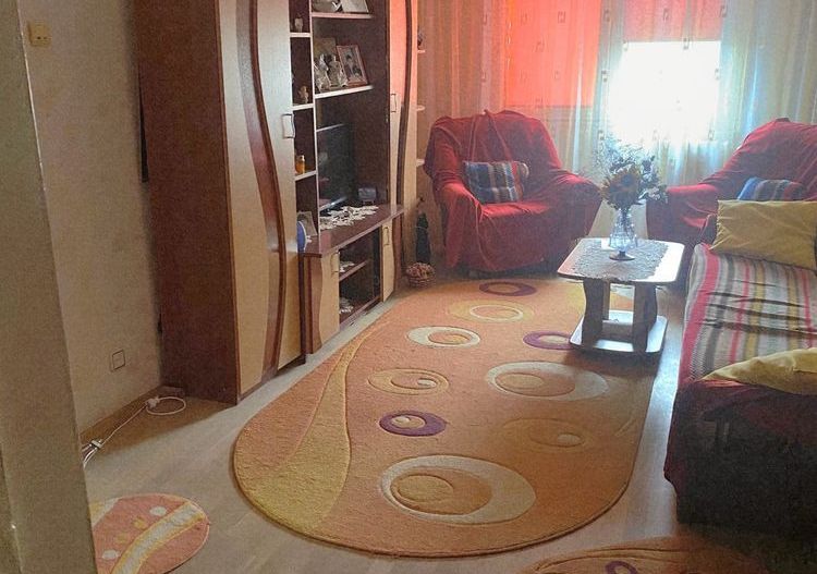 Vanzare apartament 3 camere-Titan, bloc 1980, 2 bai - Poză 3