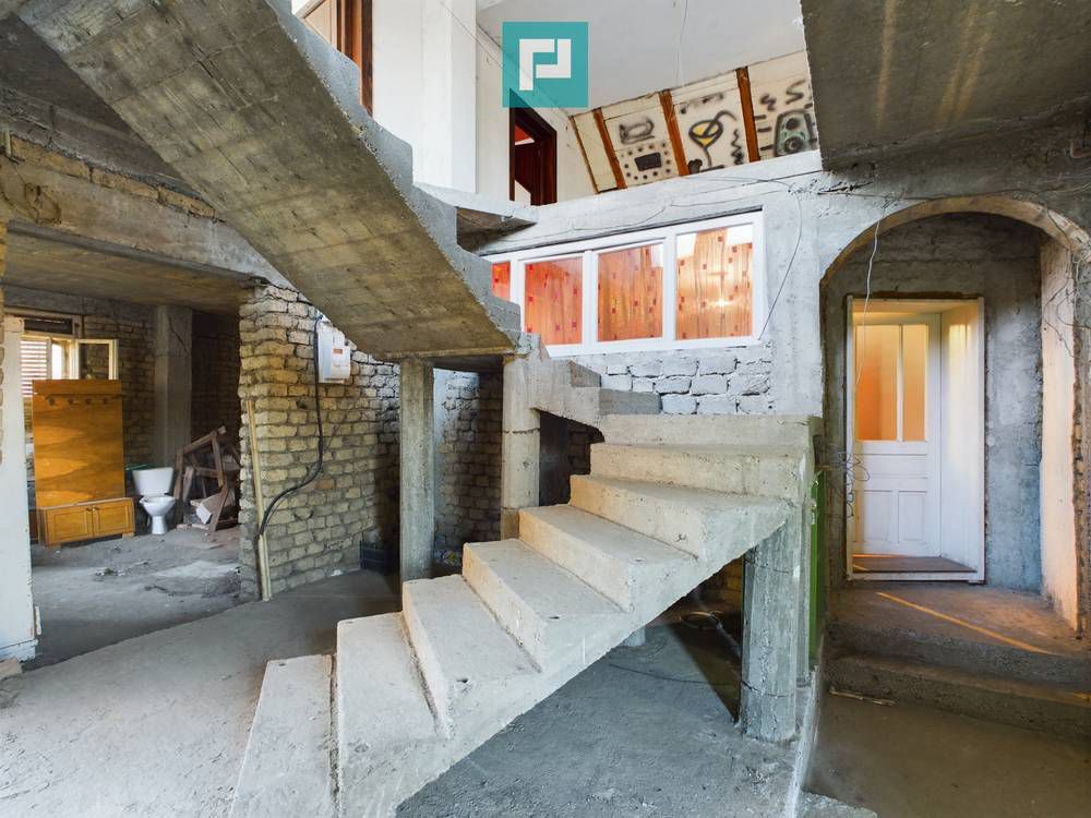 Casă/vilă cu 6 camere în Curtici - Poză 7