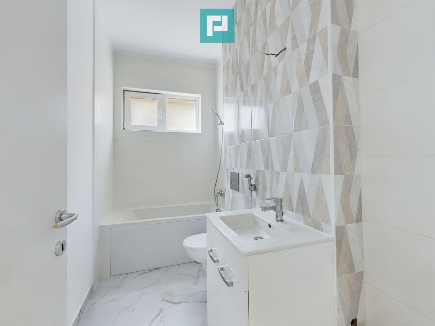 Apartament nou cu 3 camere în Via Carmina - Poză 4