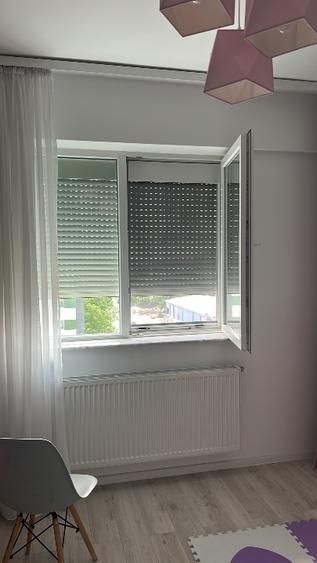 vand  apartament  2 camere utilat si mobilat - Poză 11