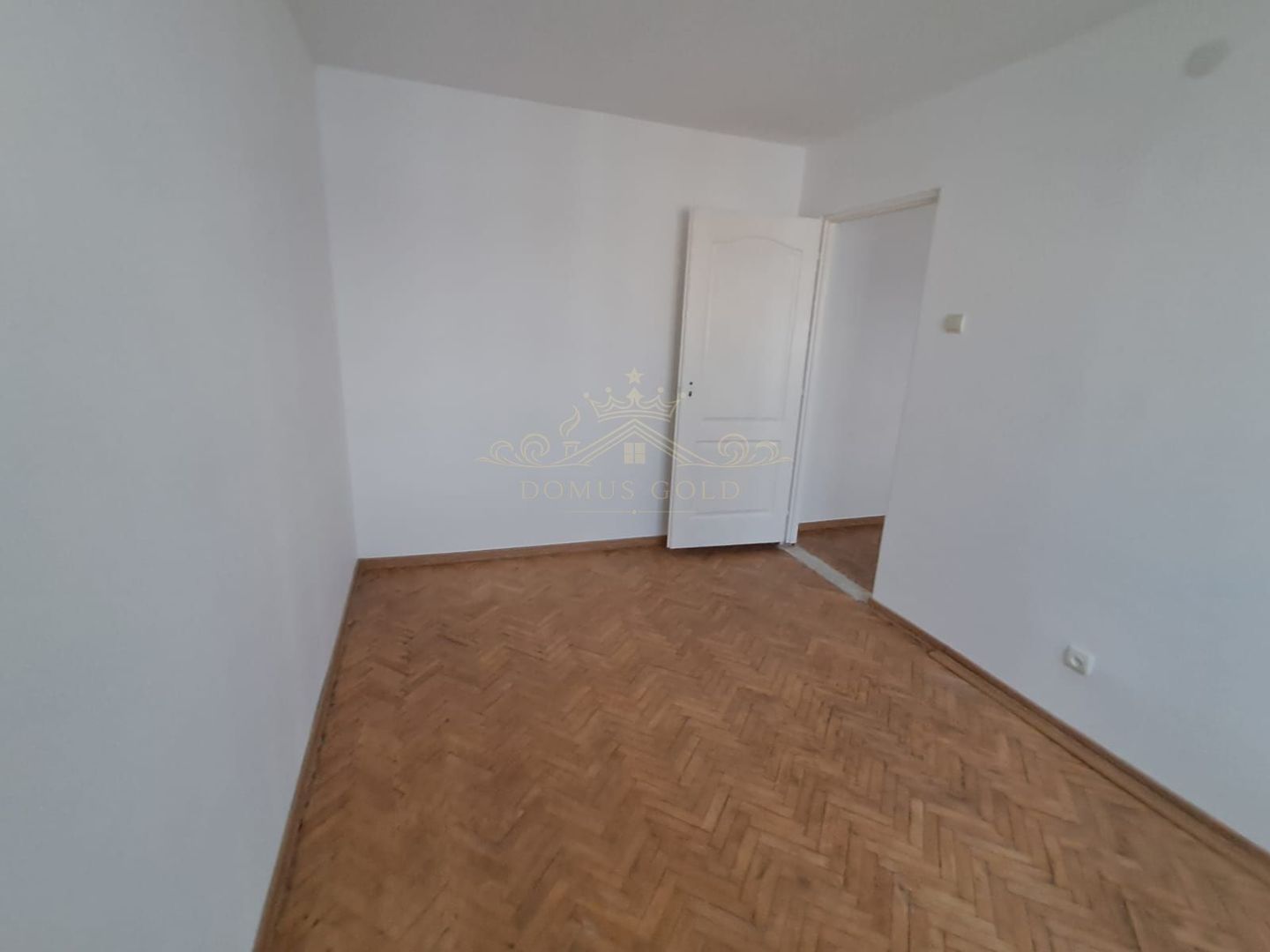 Vind urgent apartament in Turda . - Poză 2