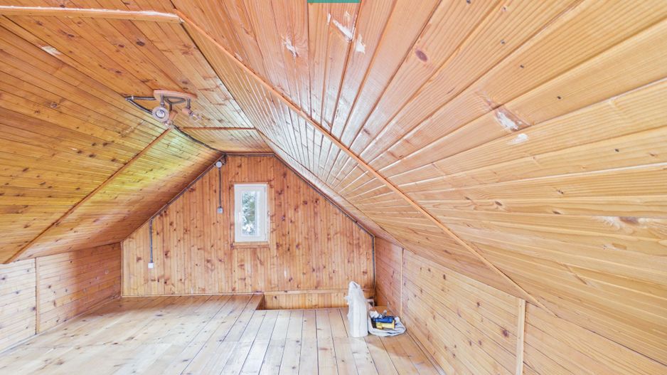 Casă din lemn în Uileacu de Munte – teren 2140 mp - Poză 13