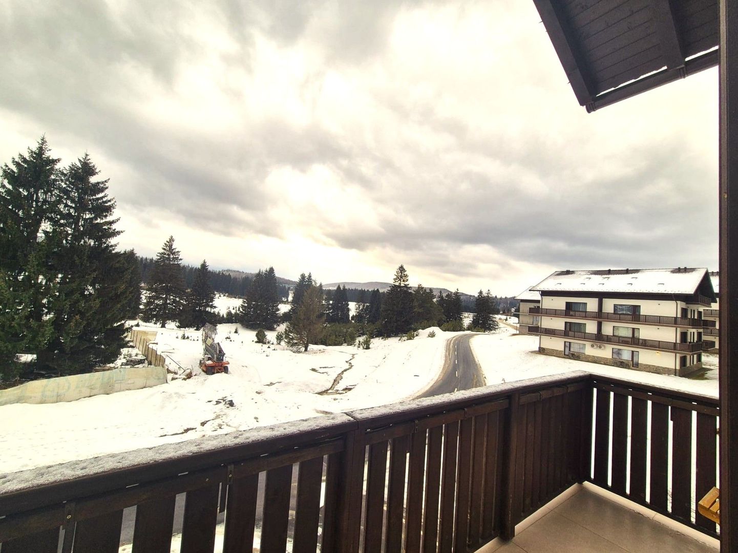 Apartamente în vilă construite în 2024, cu priveliște spre Postăvaru. - Poză 1