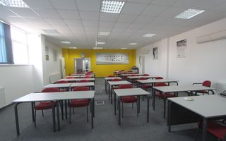 Clădire SAD de închiriat, situată la intrarea în Dumbrăvița - Poză 11