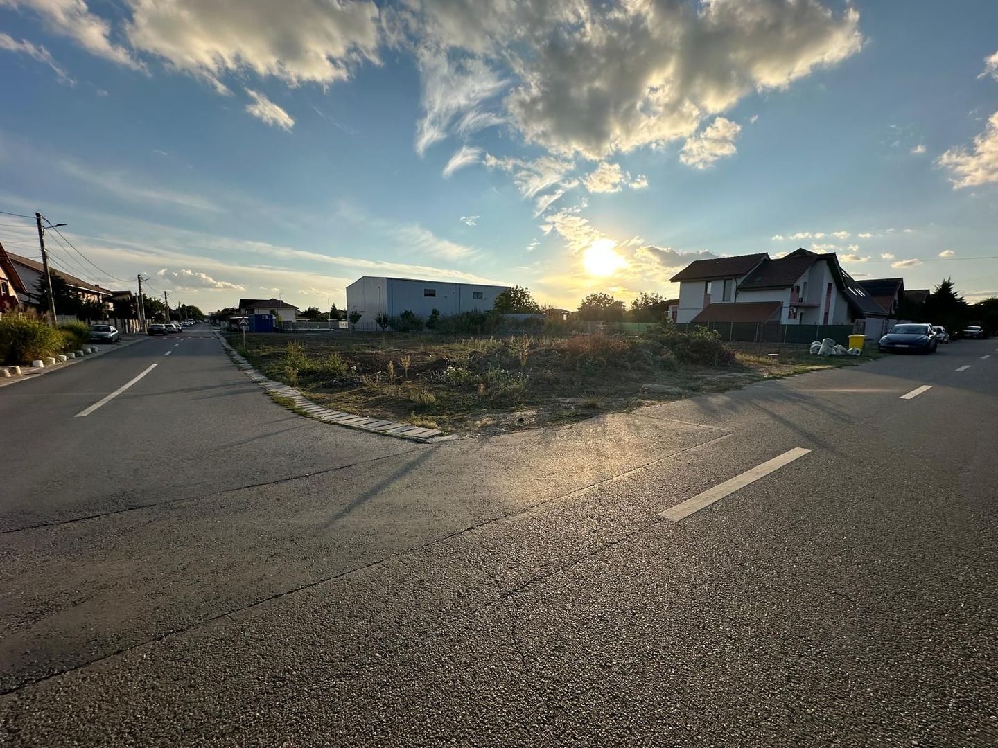 Teren 920 mp cu 2 fronturi - Poză 3