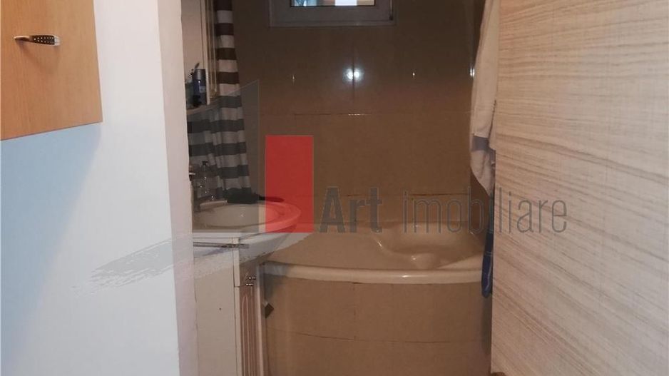 Vânzare apartament semidecomandat 4 camere cu centrală Bd. Obregia - Poză 7