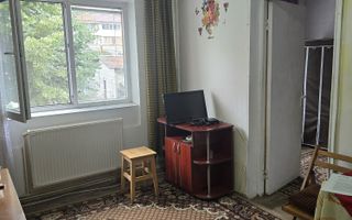 Apartament 2 camere etaj 1/4 Campina zona semicentrala - Poză 8