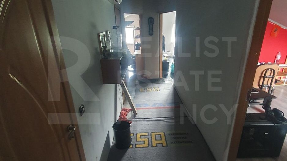 casa cu 2 nivele - Poză 2