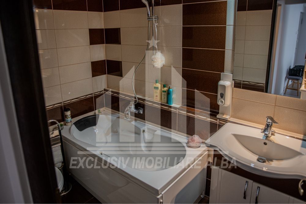 Apartament cu 2 camere decomandate, 2 bai, etaj intermediar, Ampoi 1 - Poză 5