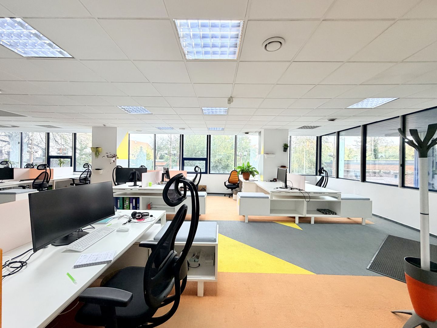 Spațiu de birouri modern – 103 m² ultracentral, Timișoara - Poză 2