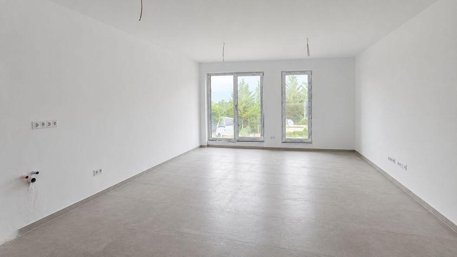 Apartament 2 camere decomandat cu grădină proprie și pompă de căldură - Poză 1