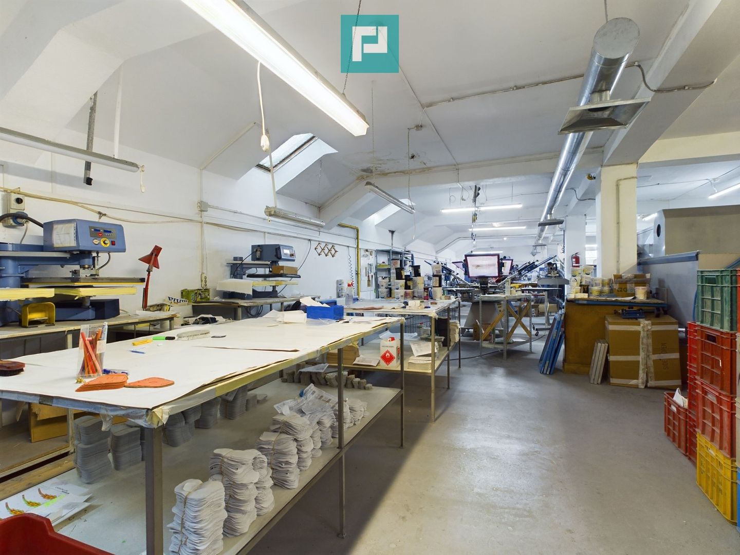 Clădire cu destinație comercială în Grădiște - Poză 13