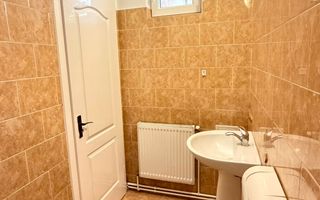 Spatiu comercial 80 mp utili 2 incaperi grup sanitar in Strand - Poză 7