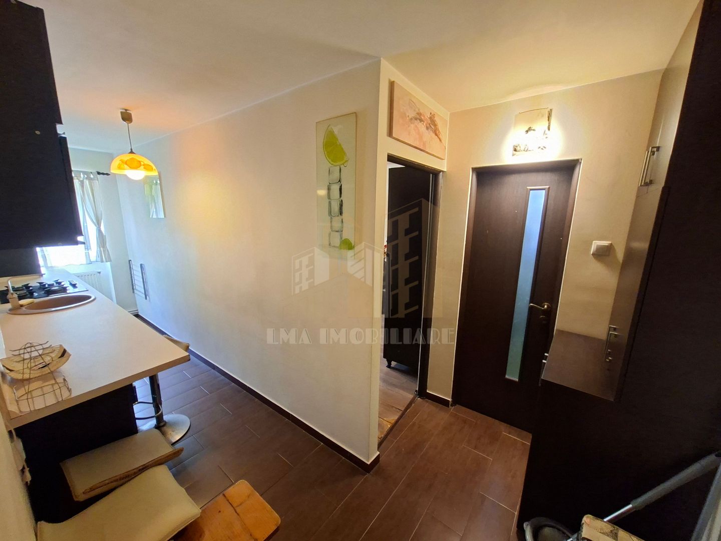 Garsoniera Centrul Civic strada Matei Basarab Brasov - Poză 1