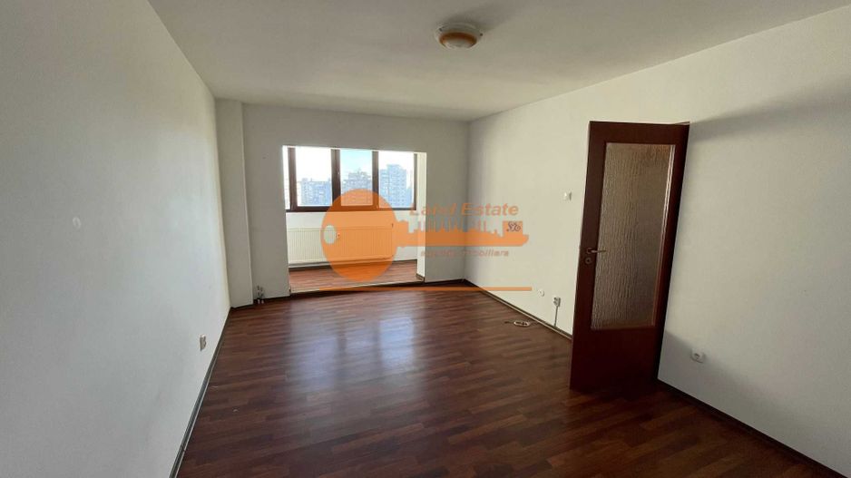 Apartament 2 camere – vedere liberă către Piața Victoriei - Poză 2