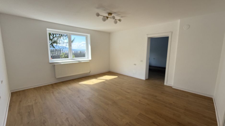 Apartament cu 2 camere in casa in Blumana, Brasov - Poză 9