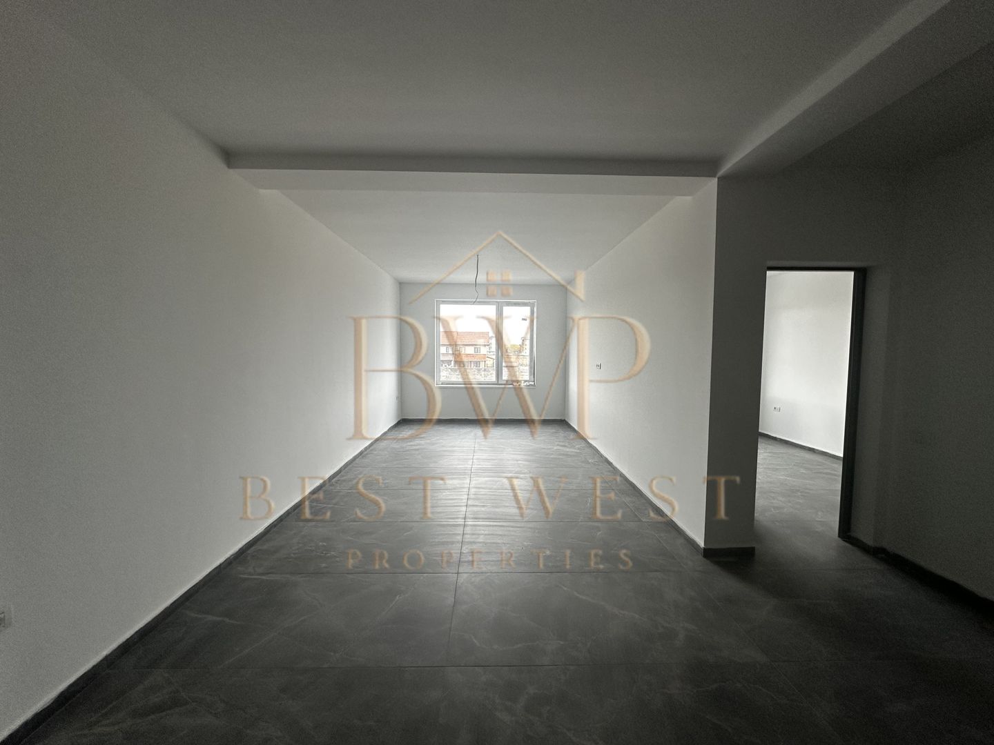 Apartament cu 2 camere, Giroc, drum asfaltat - Poză 1