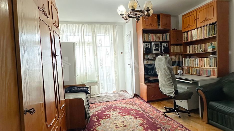 Garsonieră de vânzare în Bd. Victoriei cu vedere spre Tampa - Poză 1